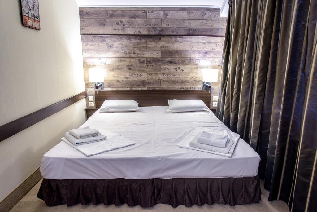 Art Hotel Varna Buitenkant foto