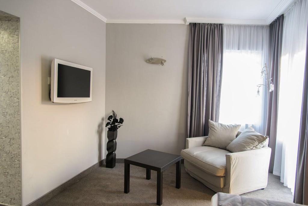 Art Hotel Varna Buitenkant foto