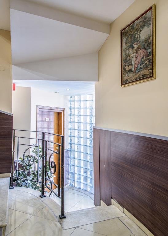 Art Hotel Varna Buitenkant foto