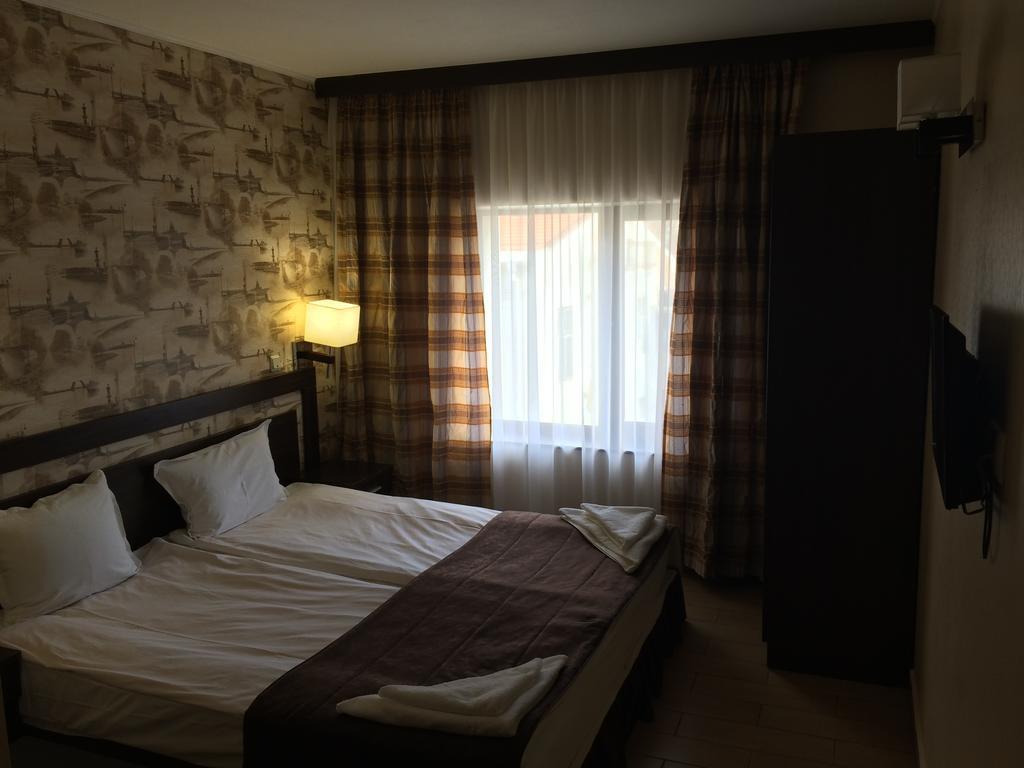 Art Hotel Varna Buitenkant foto