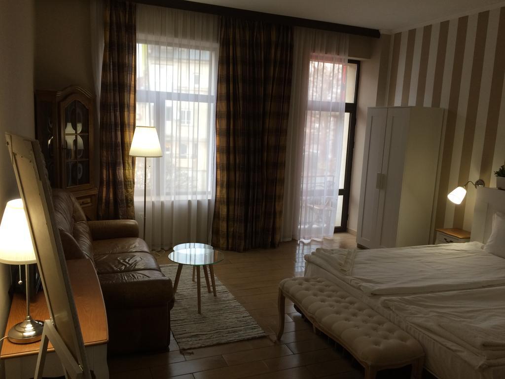Art Hotel Varna Buitenkant foto