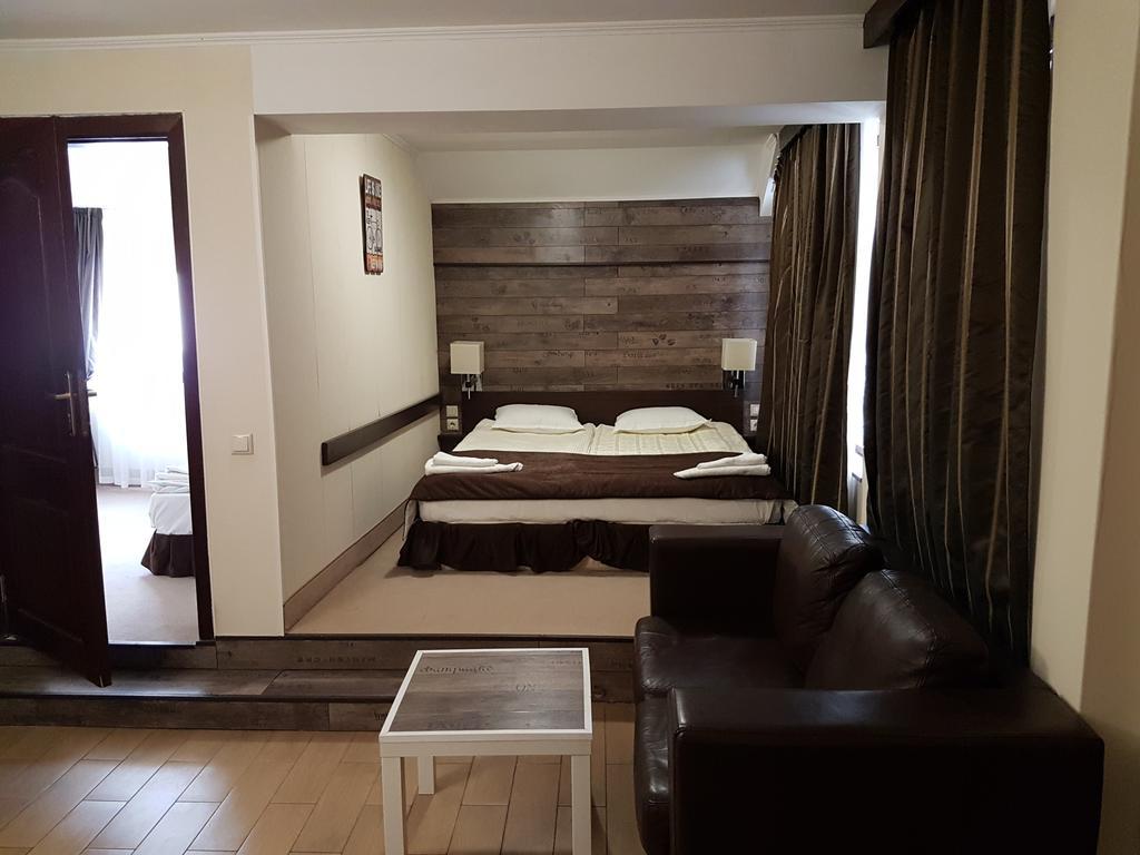 Art Hotel Varna Buitenkant foto